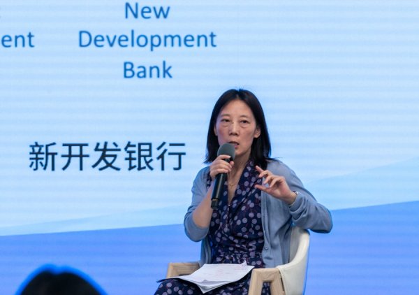 股融贷 三国学者：金砖 Baby——新开发银行新在哪里？|讲堂176-5 ③